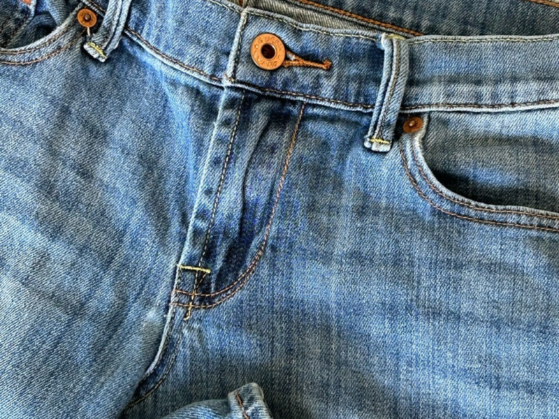 Preowned women Lucky Brand jeans size 6/28 Sweet ‘N Straight