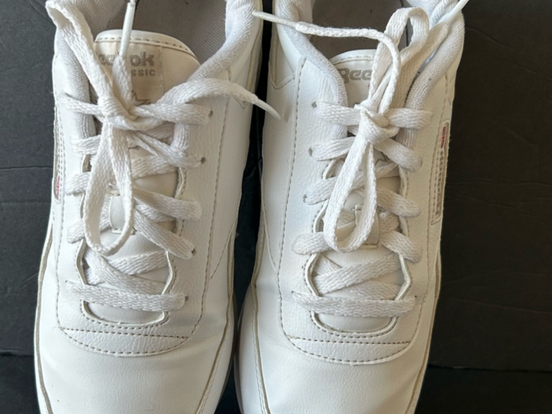 Reebok Women's Classic Renaissance Sneaker size 9-1/2 color white/steel