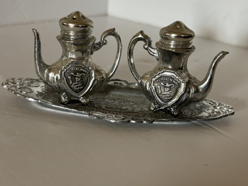 Las Vegas souvenir salt and pepper shakers with stand