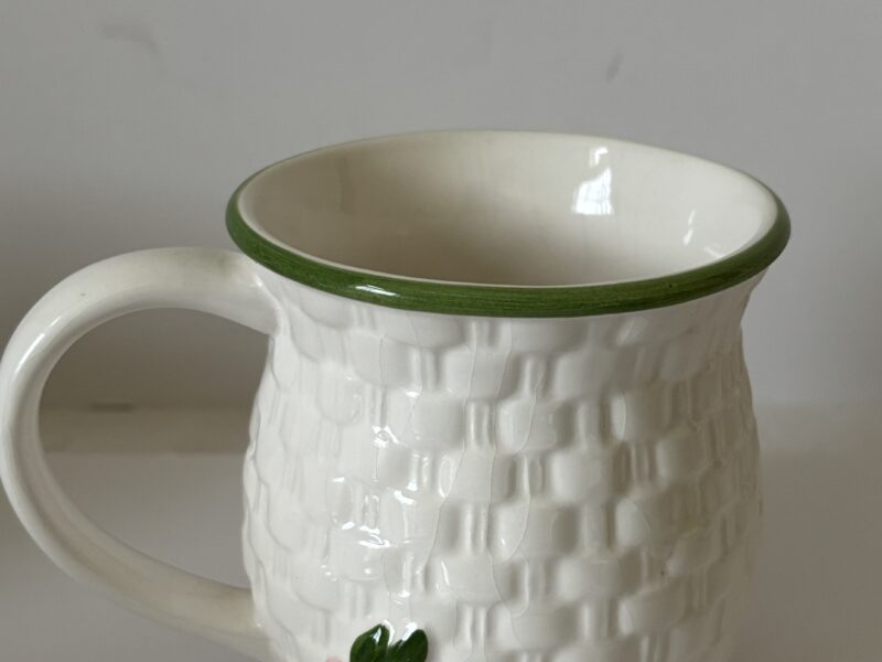 Avon vintage Easter Bunny Rabbit collector's mug