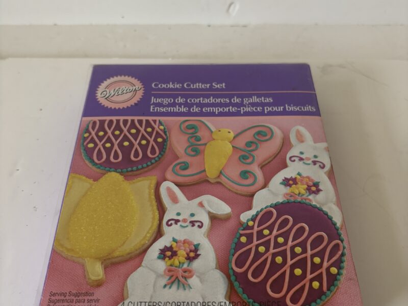 New cookie cutter set Wilton - bunny rabbit butterfly fllower tulip
