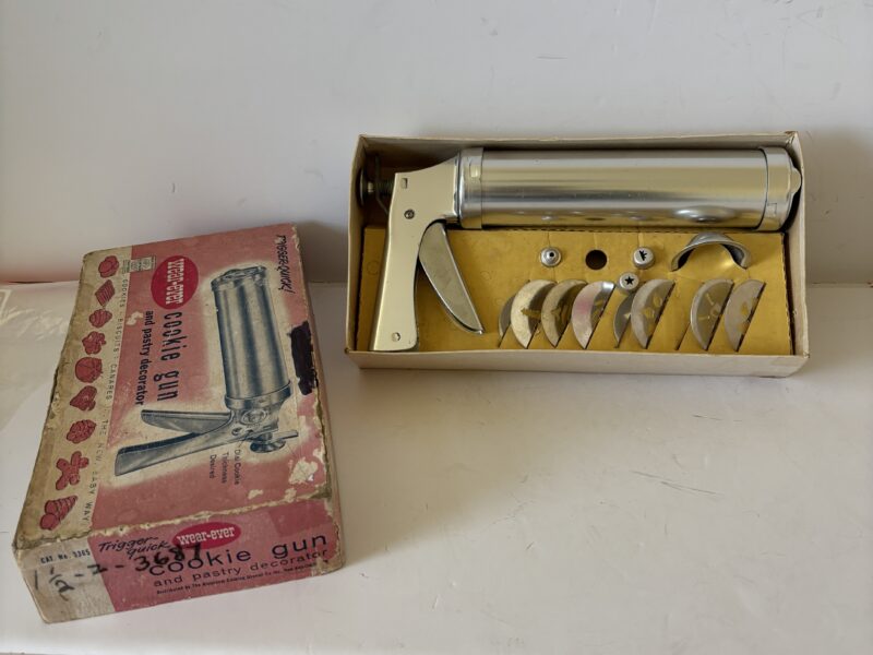 Vintage Wear-Ever Cookie Gun and pastry decoration kit