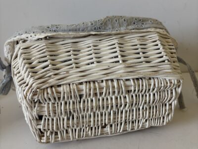 Small white wicker basket with liner