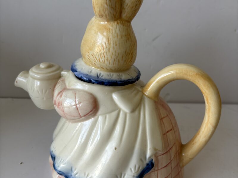 Bunny rabbit watering figure teapot