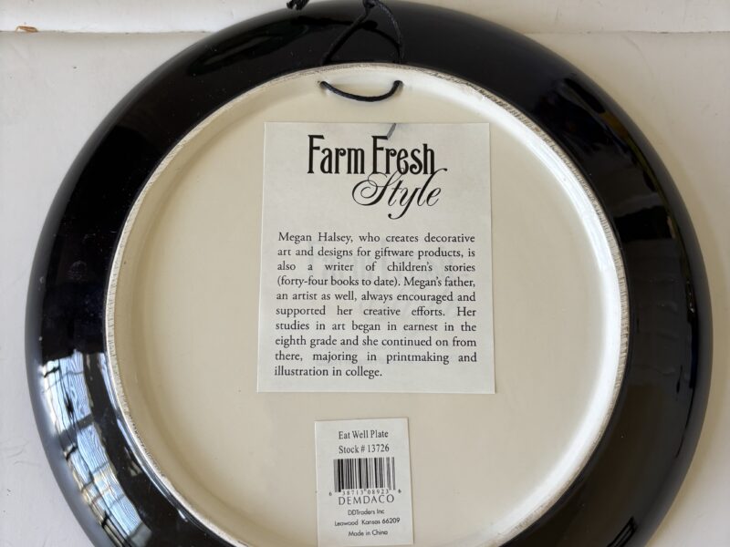 Pair of Farm Fresh Style Decorative 8" plates wall hanging