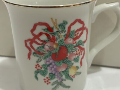 Classic Traditions set of 4 mugs cranberry hill