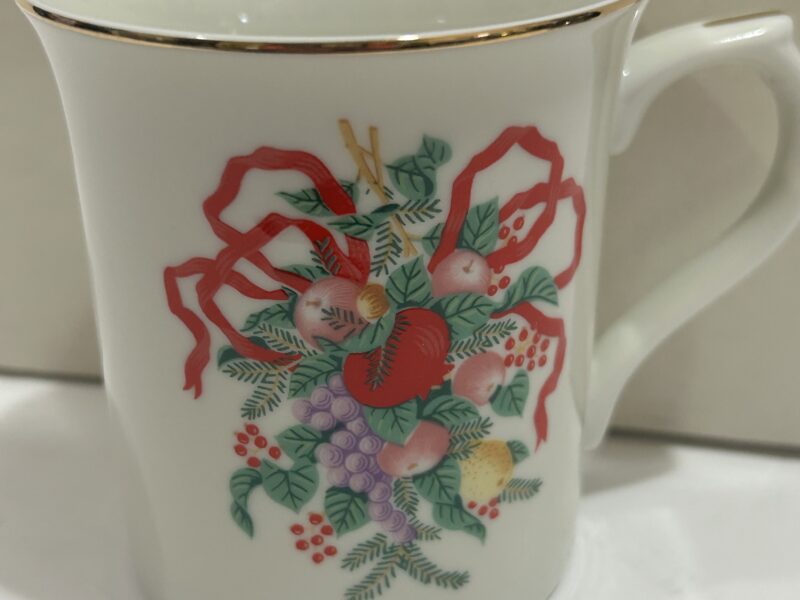 Classic Traditions set of 4 mugs cranberry hill