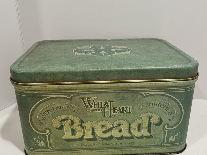 Large vintage tin bread box /decor