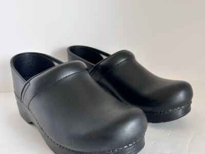 Dansko Black Professional Clogs Slip-Resistant8.5 Mules
