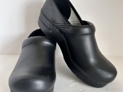 Dansko Black Professional Clogs Slip-Resistant8.5 Mules