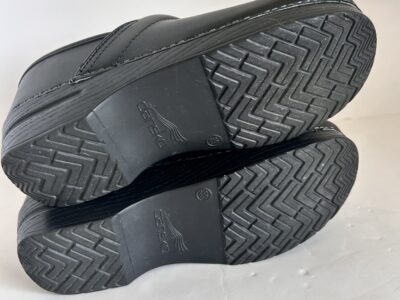 Dansko Black Professional Clogs Slip-Resistant8.5 Mules