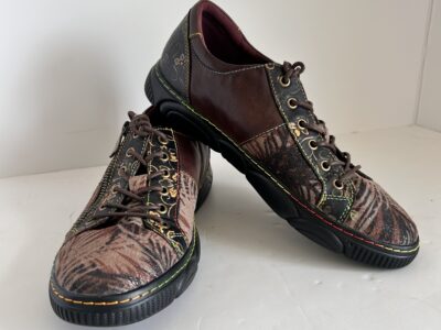 L'ATISTE Brown and Black Leather Sneakers with Distinctive Design 8.5