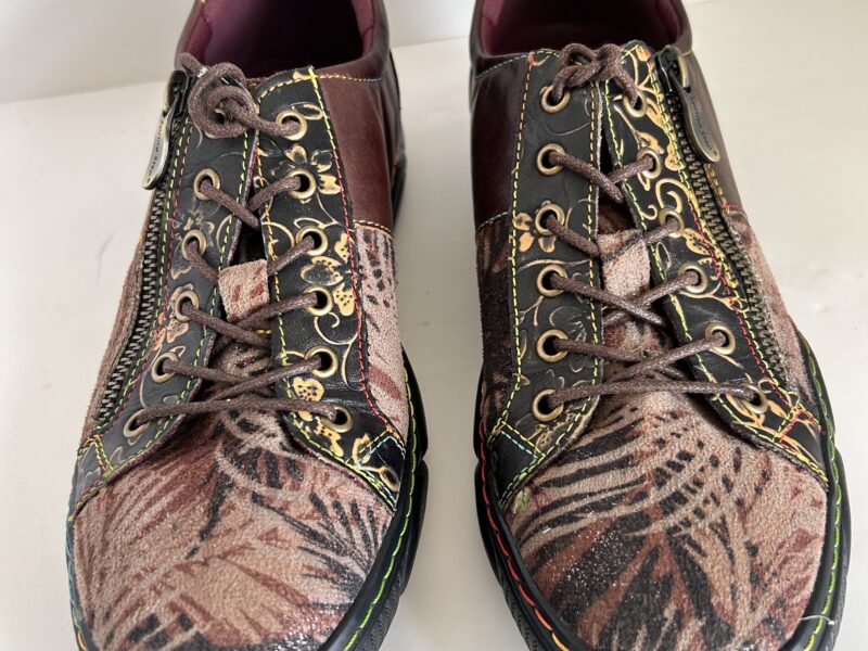 L'ATISTE Brown and Black Leather Sneakers with Distinctive Design 8.5