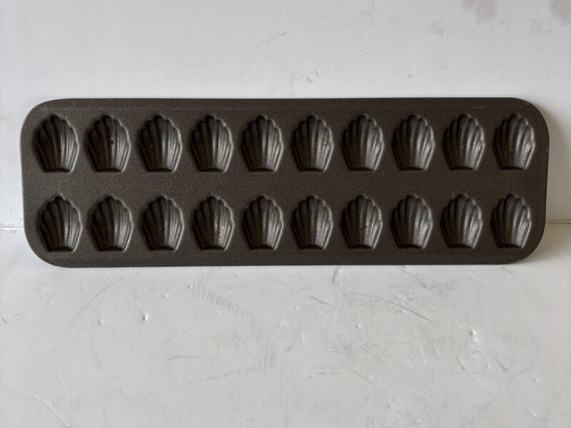 Madeline Seashell shaped cookie or candy mold 20-cavity mold