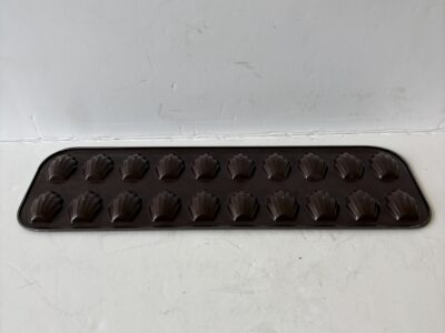 Madeline Seashell shaped cookie or candy mold 20-cavity mold