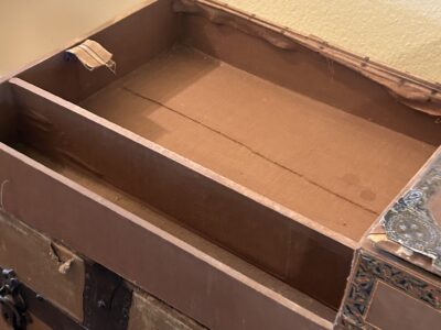 Antique steamer trunk with tray insert