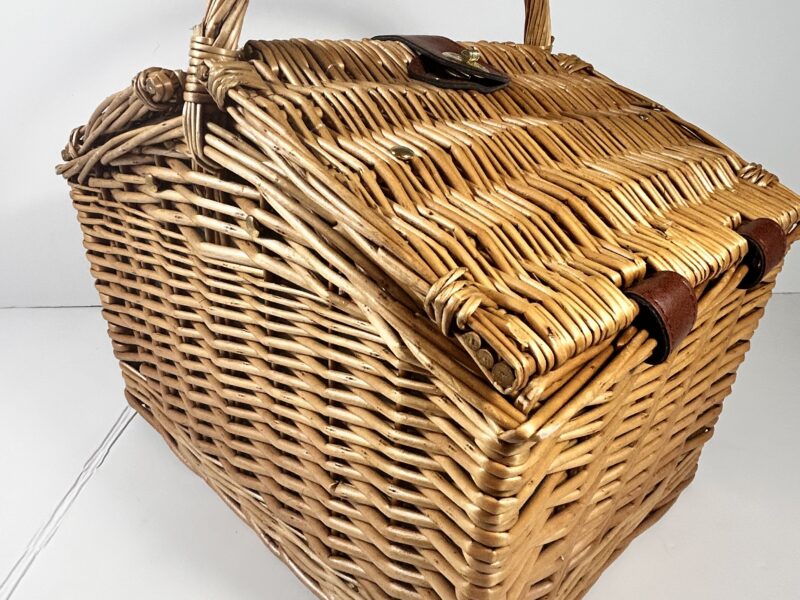 NWOT Picnic Time basket