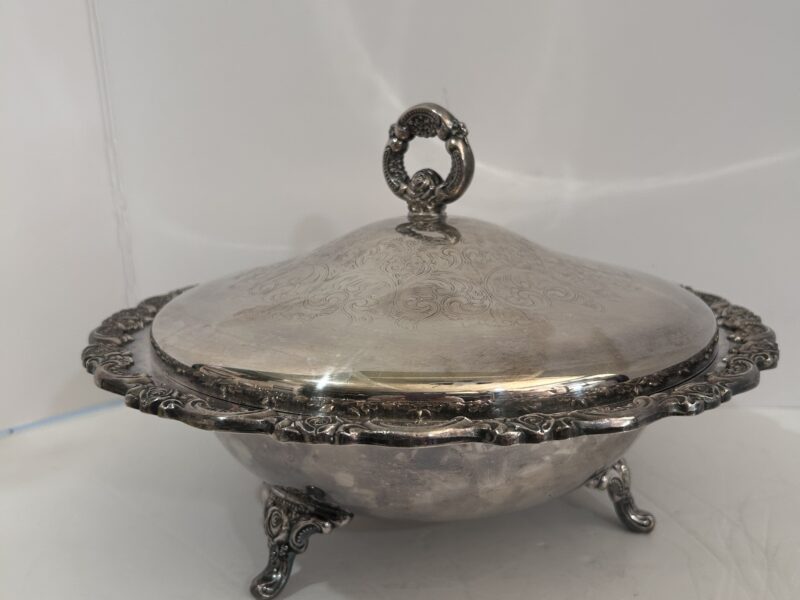 Vintage Oneida footed serving bowl with lid