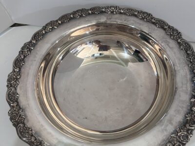 Vintage Oneida footed serving bowl with lid