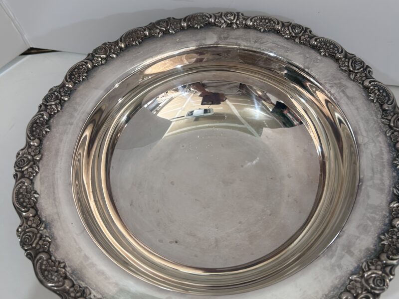 Vintage Oneida footed serving bowl with lid