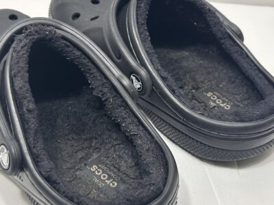 CROCS Black Classic Clogs Signature Comfort