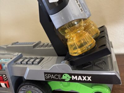 Space Rocket and launcher Voice and light action