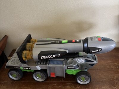 Space Rocket and launcher Voice and light action