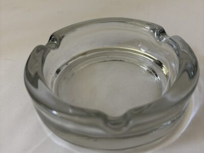 Round 3-3/4" clear glass ashtray