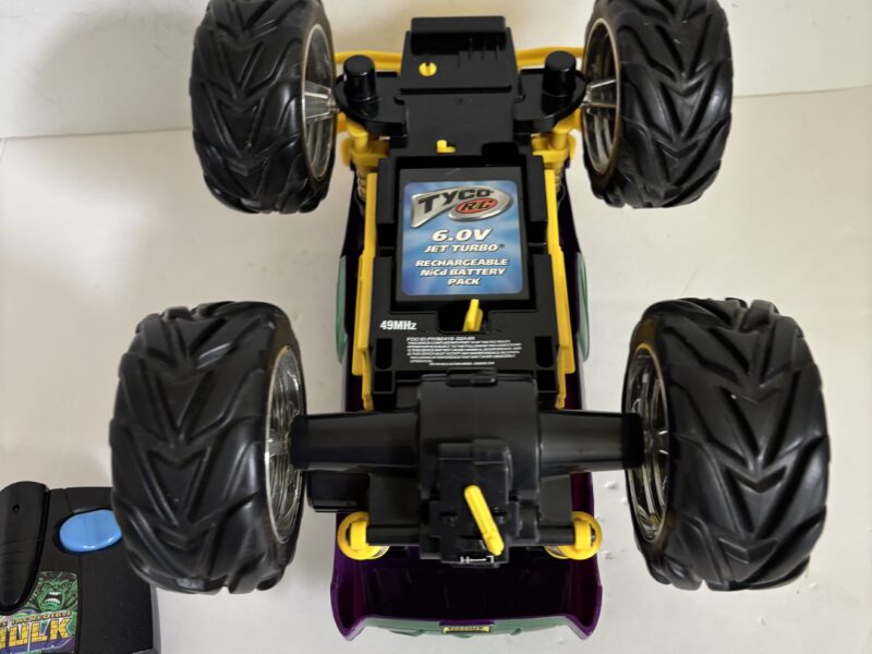 Tyco Incredible Hulk RC remote controlled Car with remote battery pack