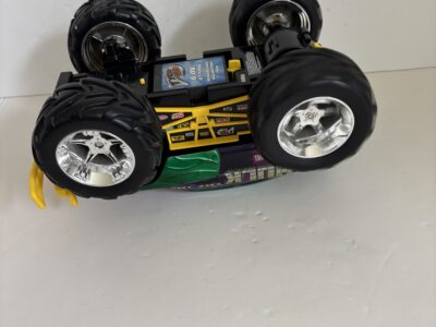 Tyco Incredible Hulk RC remote controlled Car with remote battery pack