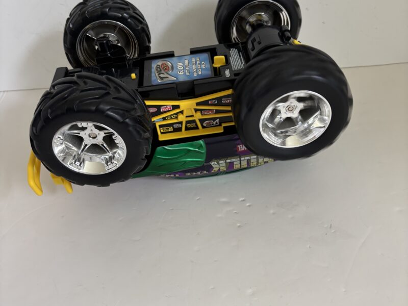 Tyco Incredible Hulk RC remote controlled Car with remote battery pack
