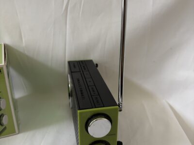 REALTONE 1967 Portable AM/FM Clock Radio Retro Green