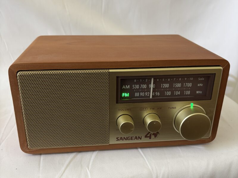 SANGEAN WR-11SE 40th Anniversary AM/FM Walnut Analog