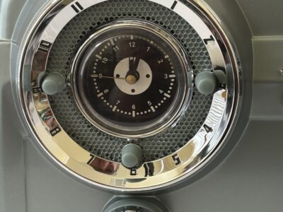 CROSLEY 1952 Coloradio Analog AM /FM Radio with Clock